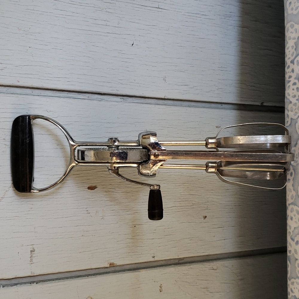 Vintage Handheld Mixer Hand Beater Hand Mixer Vintage Kitchen Decor Rustic Farm